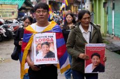 中共强推汉化灭绝西藏文化 流亡藏人悲诉：年轻世代已丧失母语能力