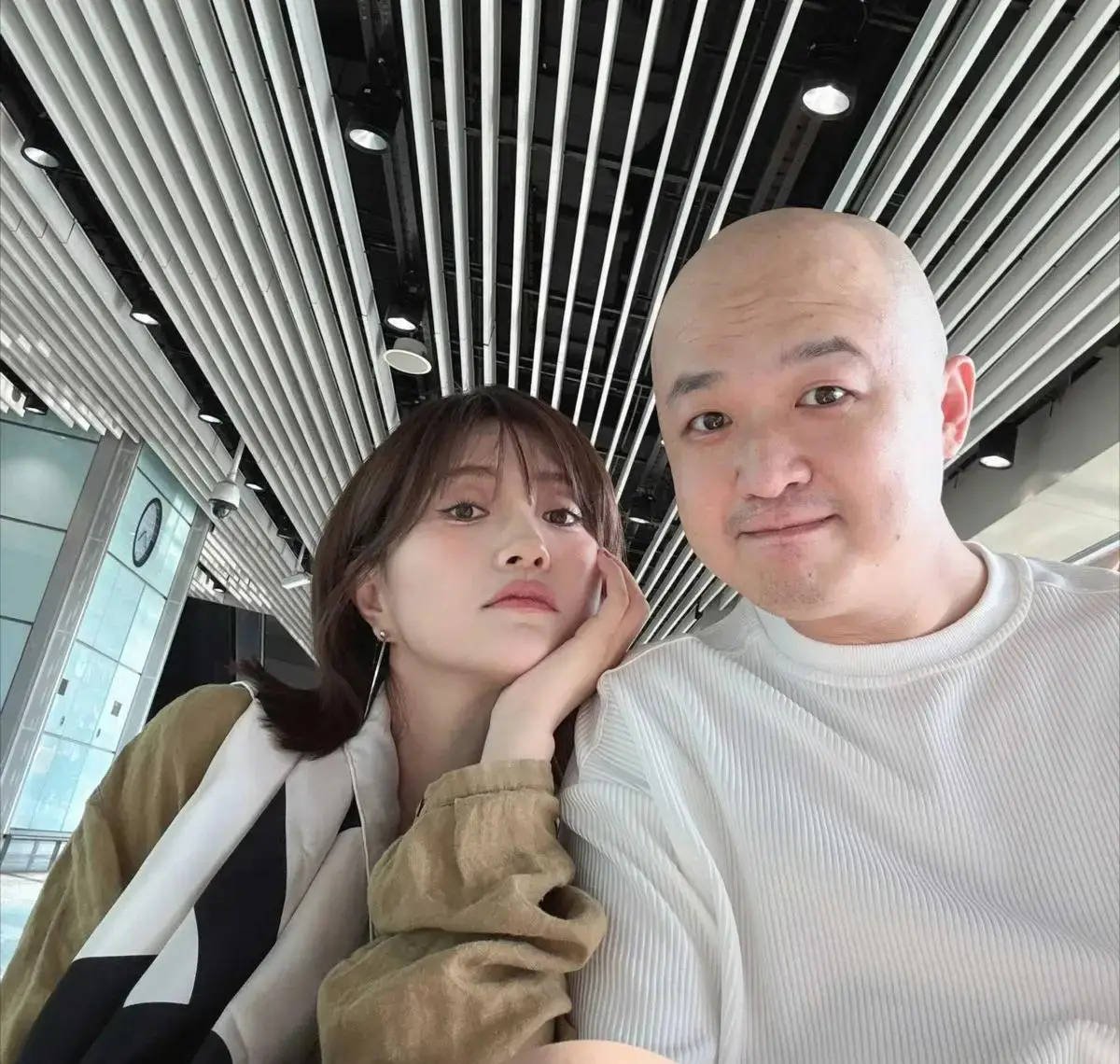 包贝尔被曝与美女疑似酒店过夜引热议！本人暂未回应