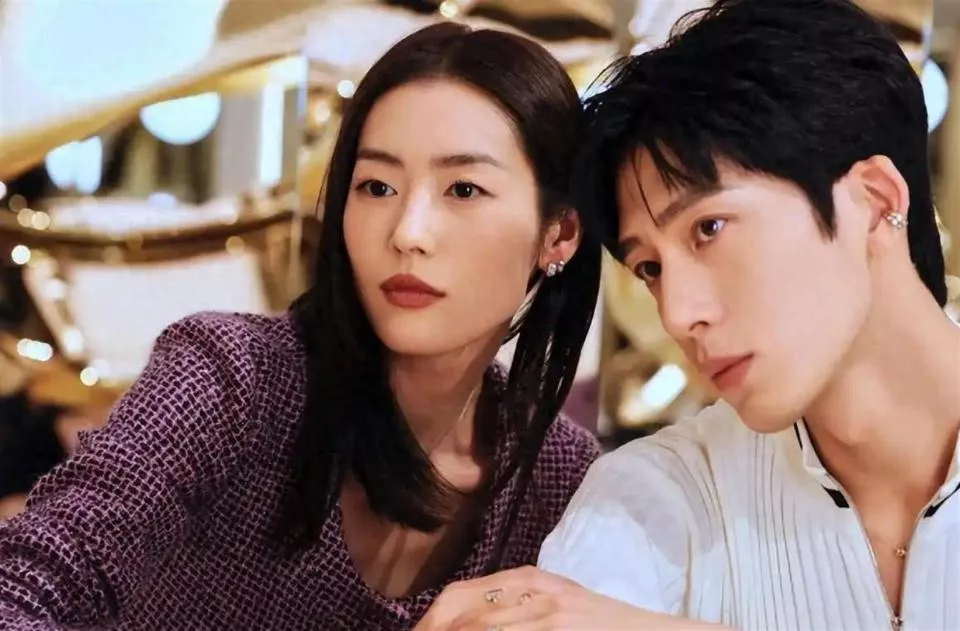 与倪妮相恋2年的井柏然，为何转身选择了刘雯