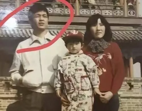 景甜节目中透露父母常年争吵,她事业有成后,母亲提离婚