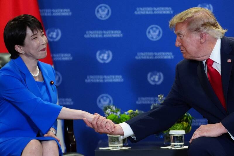 高市早苗在「川习会」前夕、于美国参加联合国大会时先行与川普会面。（美联社）