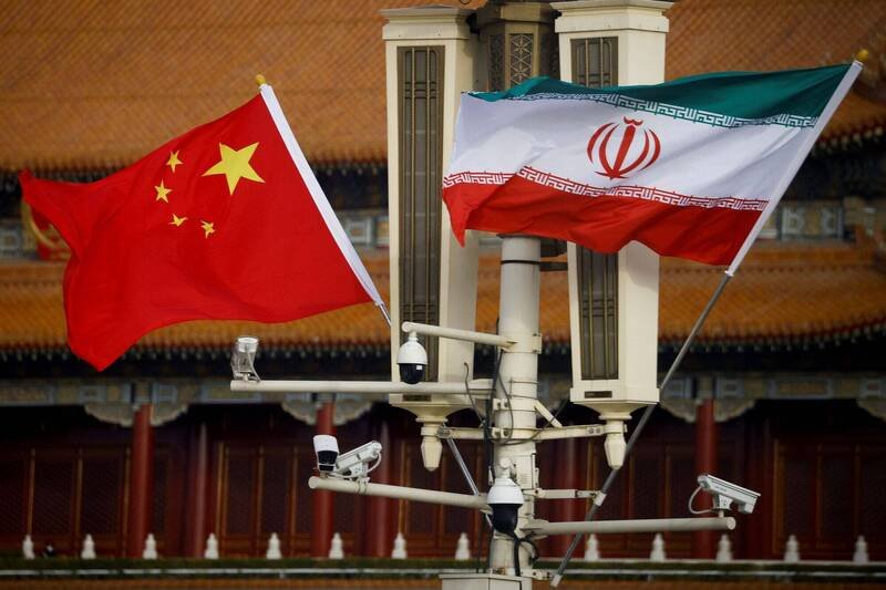 彭博报导，伊朗扩大与中国的铁路运输贸易，减缓美国海上封锁冲击。（路透）